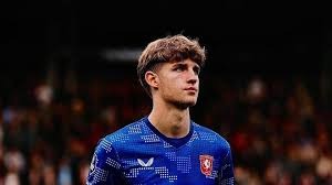 东契奇38+11詹姆斯10分 湖人负太阳7连胜被终结