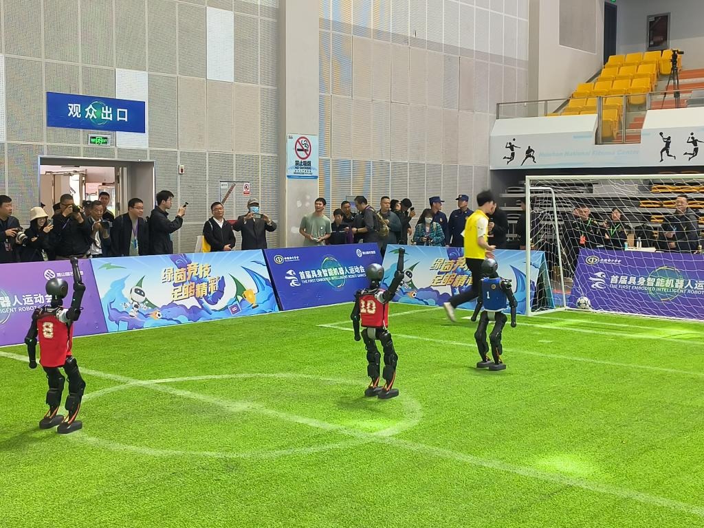 德保罗夺得职业生涯首个联赛冠军，此前已拿下世界杯+美洲杯